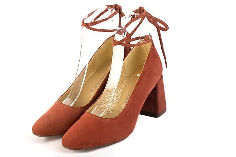 Terracotta orange women's dress pumps, with a round neckline. Round toe. High flare heels. Front view - Florence KOOIJMAN